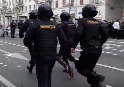 В Москве сотни задержанных на акции против фальсификации уголовных дел. ВИДЕО