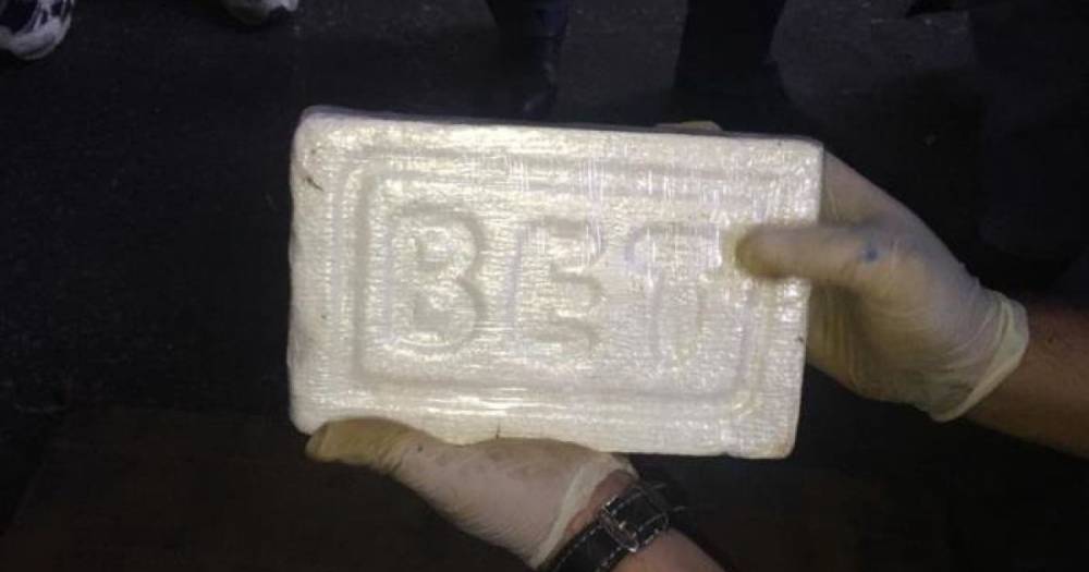 В порту Санкт-Петербурга в консервах нашли 400 кг кокаина