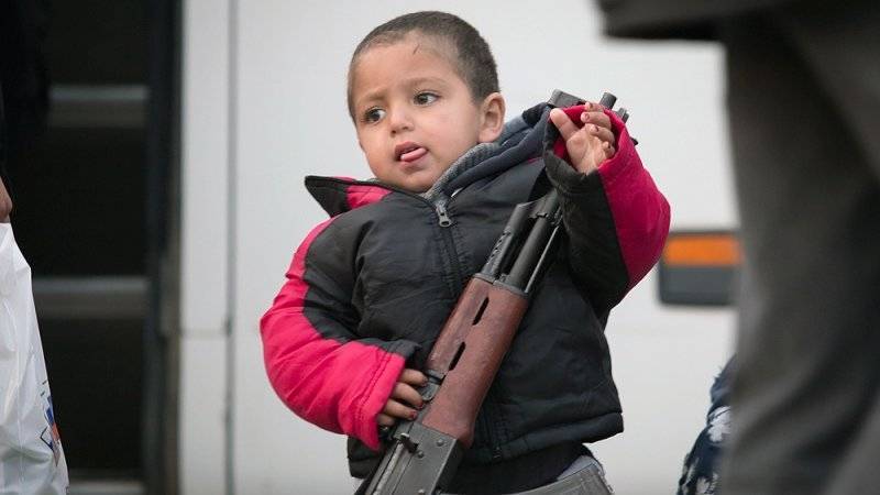 Террористы в Сирии используют детей в качестве своих солдат