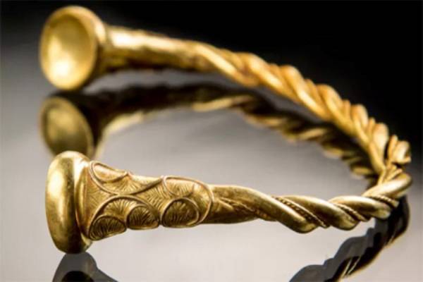Золотые торквесы: ювелирные украшения железного века