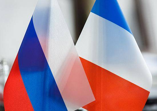 Посол РФ во Франции заявил о подготовке встречи премьер-министров двух стран