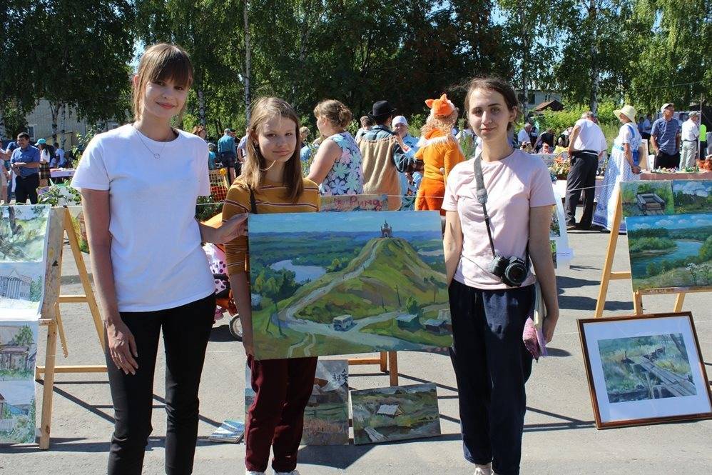Юные художники из 11 регионов России съехались в регион на Всероссийский пленэр