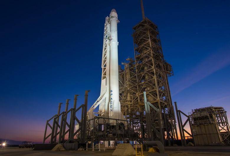 В Калифорнии запустили ракету-носитель Falcon 9