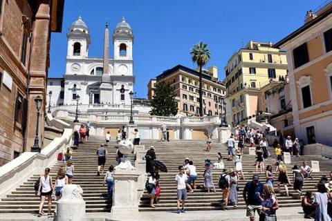 В Риме появились некоторые ограничения для туристов - нарушителям грозит штраф до 450 евро