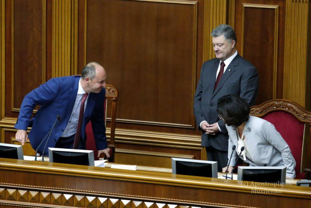Государственный переворот не получился: Порошенко и Парубий будут сидеть в одной камере