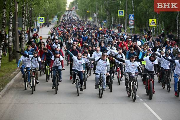 Сыктывкарская «Велоночь-2019»: тысяча колес и финиш под радугой