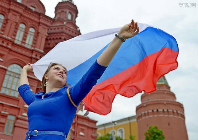 Свыше 30 тысяч человек посетили концерт ко Дню России на Красной площади