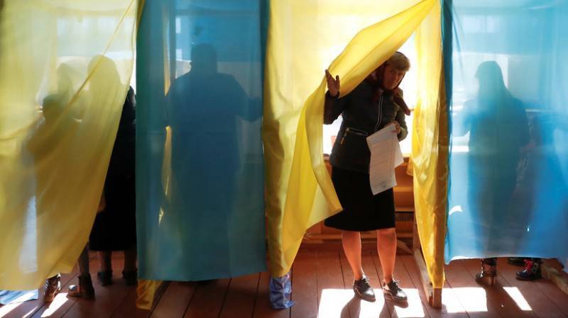 Вопрос коалиции: сможет ли партия Зеленского сохранить лидерство до выборов в Раду