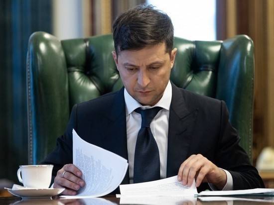 Зеленский шуткой ответил на петицию о своей отставке