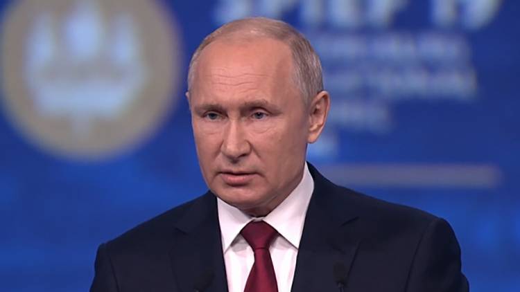 Россия восстановит отношения с Украиной, заявил Путин