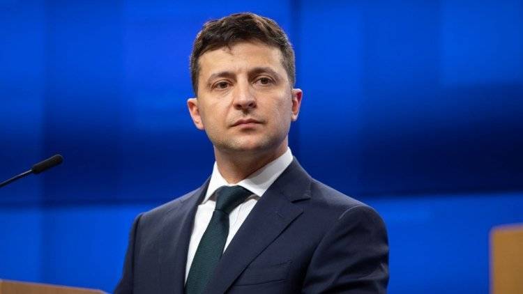 Зеленский ведет Украину к катастрофе, заявил депутат Верховной рады