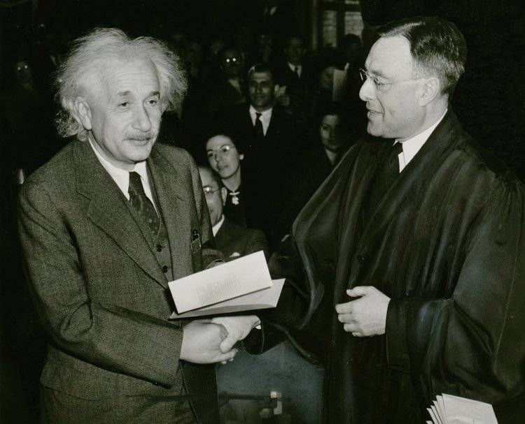 Письма Альберта Эйнштейна выставлены на аукционе в США