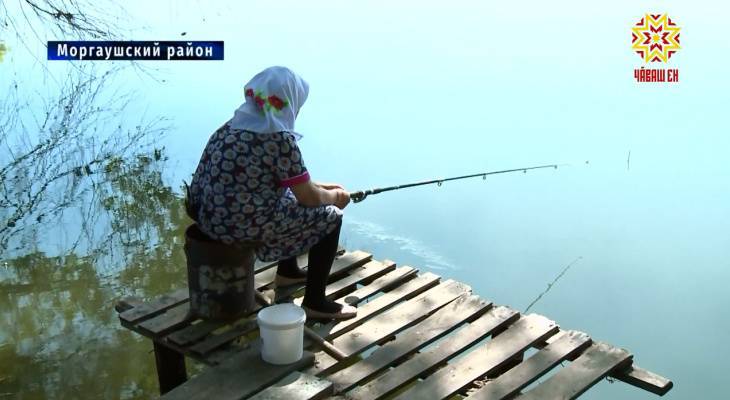 Жительница Чувашии в свои 90 лет каждый день ходит на рыбалку
