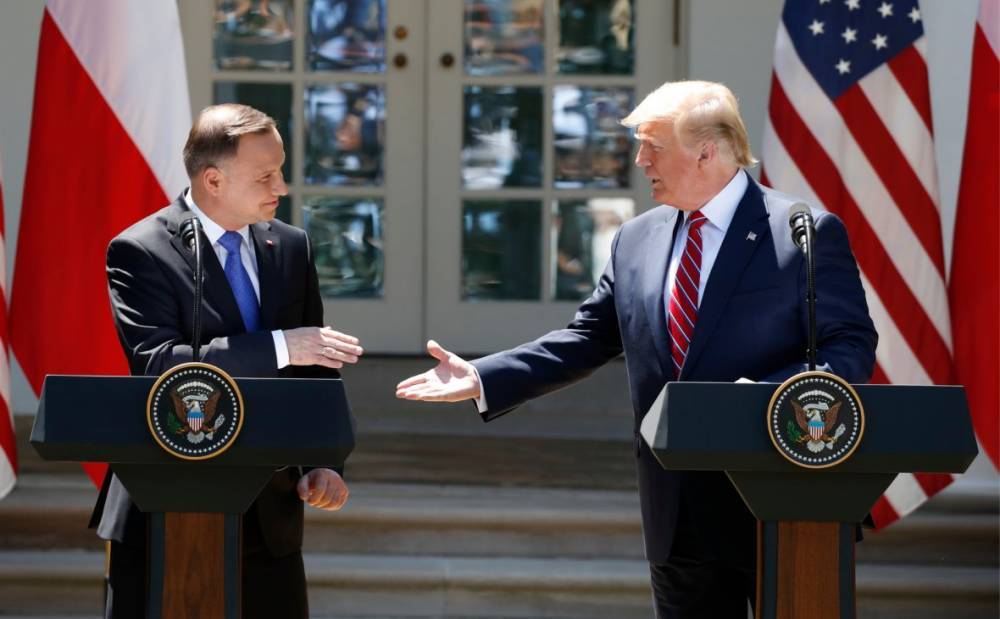 Польша договорилась с США о покупке дополнительной партии СПГ