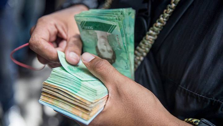 Венесуэла вводит в обращение новые банкноты номиналом до 50 тысяч боливаров