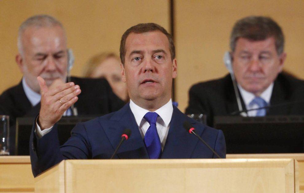 Дмитрий Медведев не исключает перехода на четырехдневную рабочую неделю