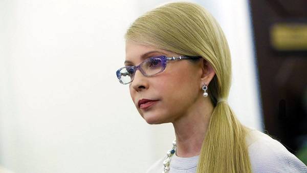 Тимошенко призвала Зеленского игнорировать Конституционный суд Украины