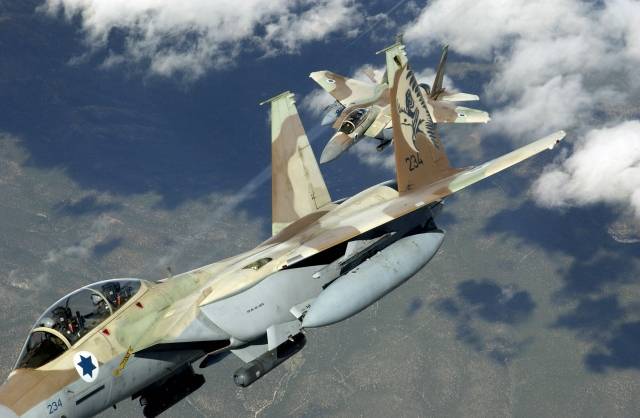 Израиль атаковал военную базу ХАМАС