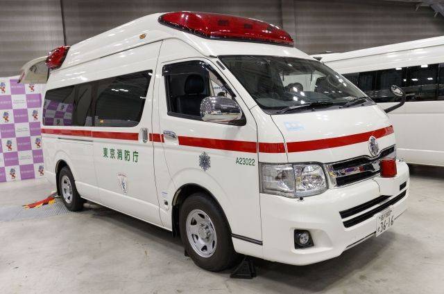 NHK: в Японии пожилая женщина на машине сбила группу детей