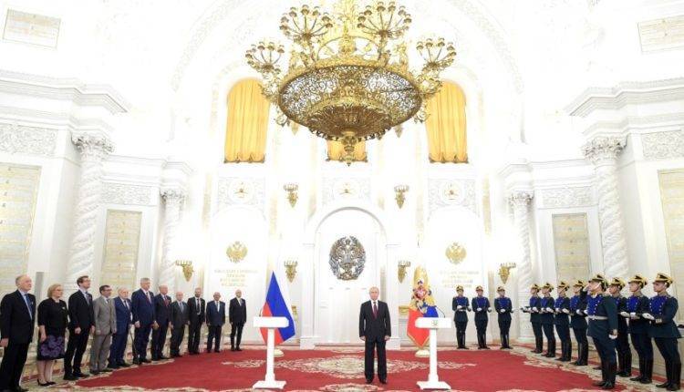 Путин призвал работать с полной отдачей для благополучия россиян