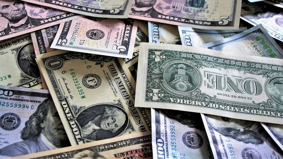 Курс доллара превысил 387 тенге в обменниках