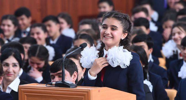 В школах и вузах Душанбе объявили внеплановые выходные