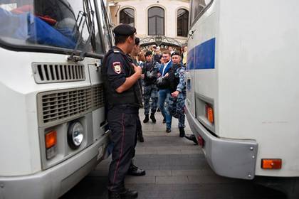 Задержанных в ходе акции в центре Москвы отпустили из полиции