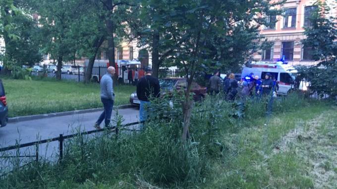На Выборгской улице эвакуировали жителей одного из домов