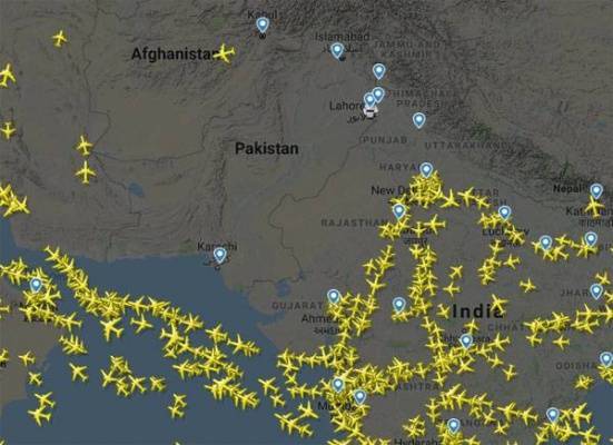 Пакистан разрешил полеты над своей территорией из Афганистана в Индию