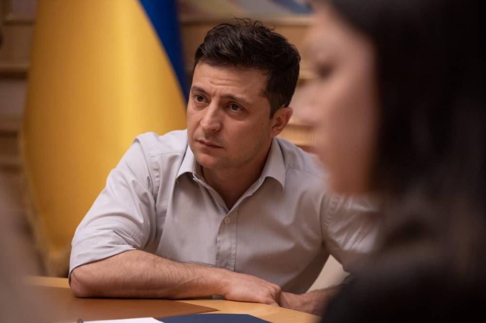Журналист советует Зеленскому учитывать мнение активного меньшинства: силовики не спасут президента от нового Майдана