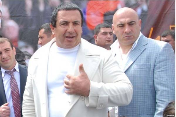 Царукян порвал повестку о вызове на допрос в Следственный комитет Армении