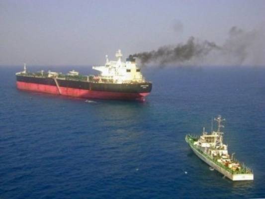 СМИ: Два нефтетанкера атакованы в Оманском заливе