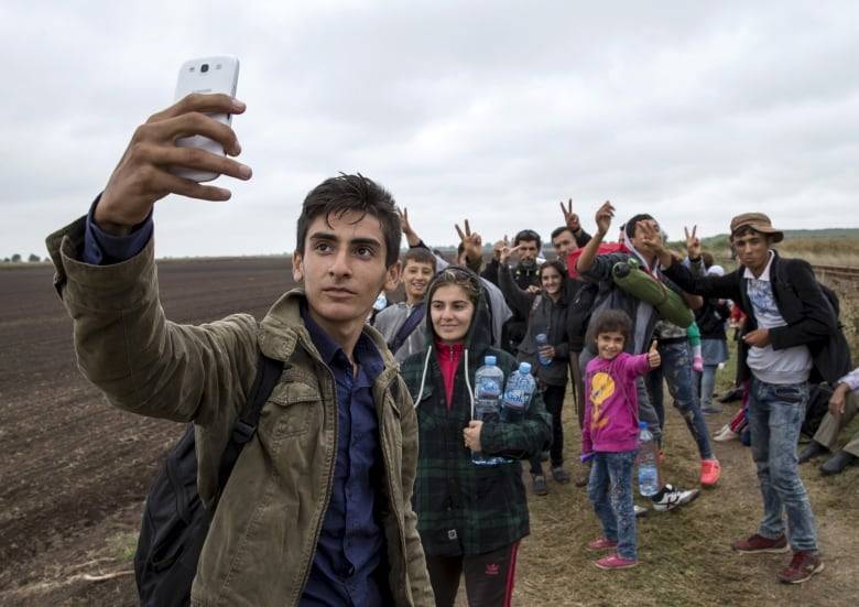 Минобороны РФ: больше тысячи беженцев вернулись в Сирию 13 июня