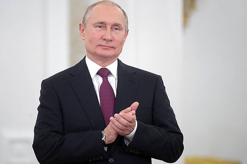 Владимир Путин: Я не давал никакой оценки деятельности Зеленского, потому что пока деятельности никакой нет
