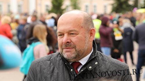 Жители Архангельской области освистали губернатора Орлова, выступавшего на Дне России