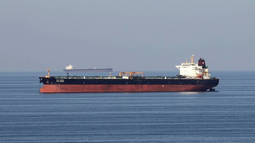 СМИ: Один из атакованных танкеров в Оманском заливе затонул