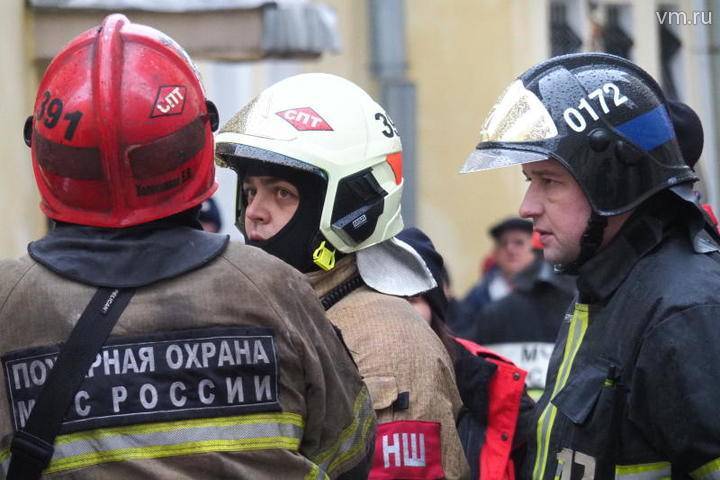 Пожар произошел в бизнес-центре на Русаковской улице