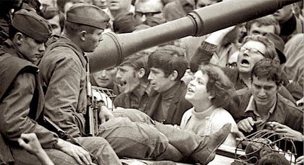 Расстрел Пражской весны: очевидцы советского вторжения вспоминают 1968 год