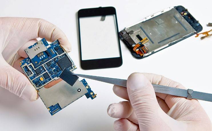 Эксперты назвали самые востребованные услуги при ремонте смартфонов