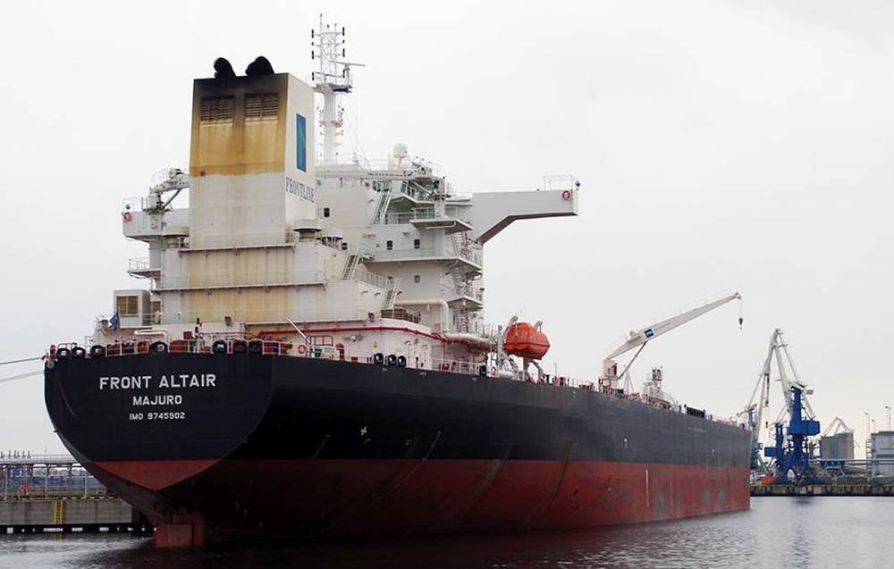 СМИ: на загоревшемся в Оманском заливе норвежском танкере были россияне