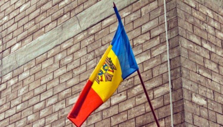 Парламент Молдовы расследует кражу миллиарда долларов