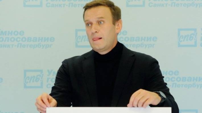 Навальный нанял охрану для защиты от журналистов на незаконной акции в Москве