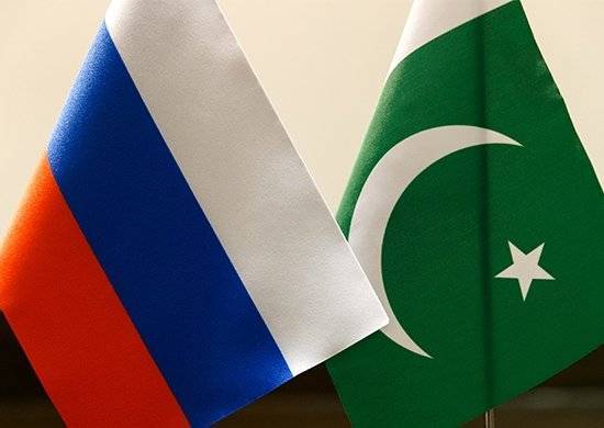 Премьер Пакистана заявил, что россияне смогут получать визы в аэропорту