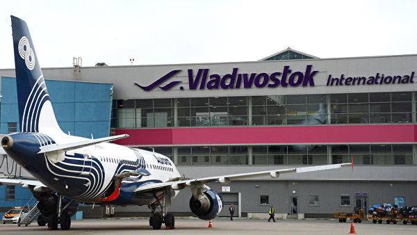 Во Владивостоке сняли с рейса дебошира, угрожавшего экипажу самолета