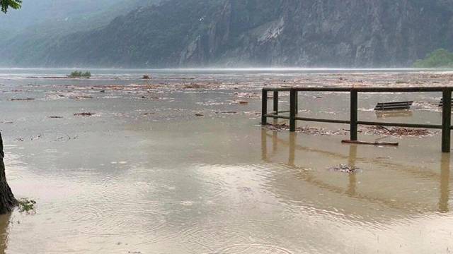 Италия и Австрия пострадали из-за сильного наводнения