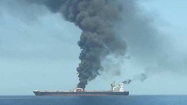 Названа возможная причина ЧП с танкерами в Оманском заливе
