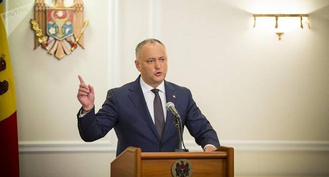 Президент Молдавии защитит чиновников, поддержавших новую власть