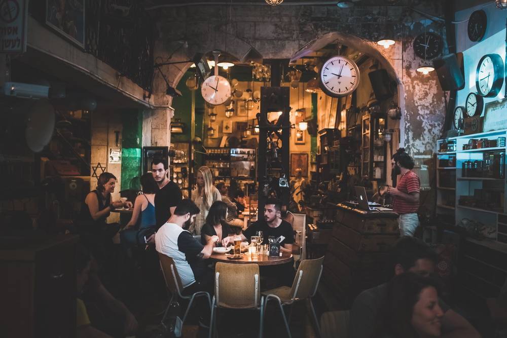 Тель-Авивский Ruin Bar Youngary в стиле знаменитых баров Будапешта