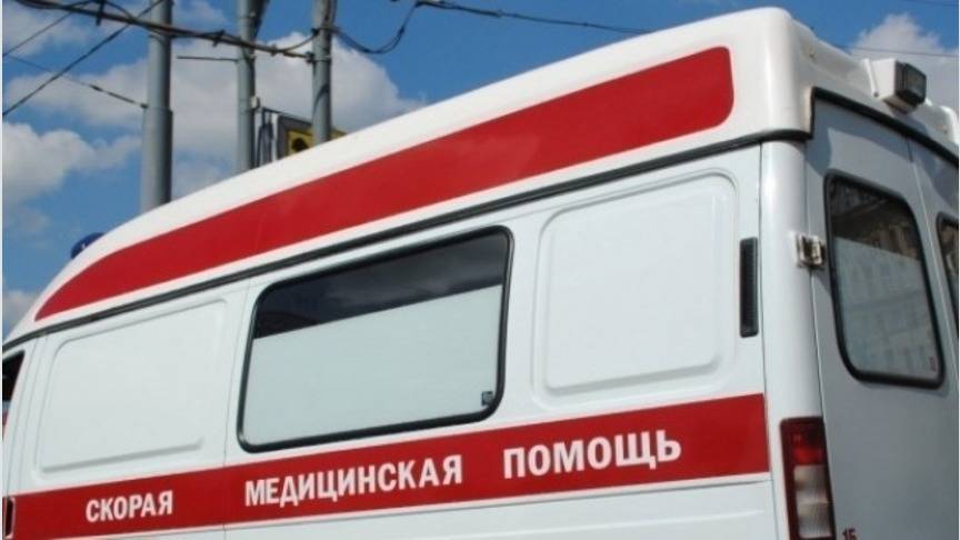 В Нововятском районе под колёса экскаватора попал 25-летний мужчина