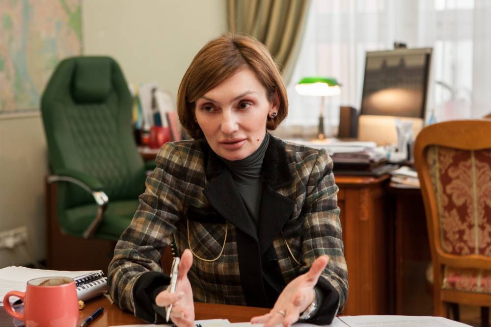 Заместитель главы НБУ Рожкова продолжает работать, несмотря на решение суда